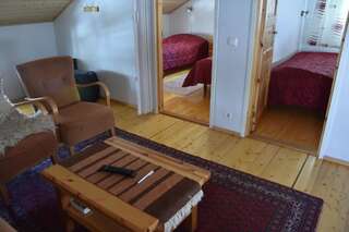 Дома для отпуска Männikkölän Pirtti Нурмес Двухместный номер с 2 отдельными кроватями и общей ванной комнатой-19